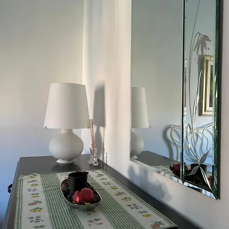 Green Home Apartment *